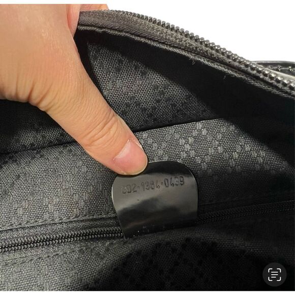 Gucci Bamboo Handle Black Nylon Two Way Shoulder Bag Authentic w Serial # - Picture 4 of 14